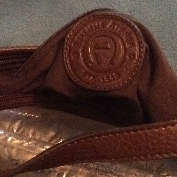 Aigner👜Handbag    Leather - Picture 2 of 4